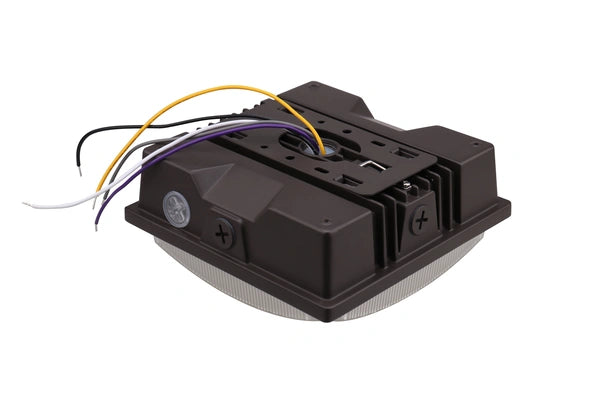 Commercial wet location LED canopy light with 0-10V dimming
