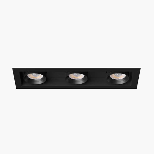Triple-head-trimmed-recessed-spotlight-with-independent-90-degree-telescoping-hinges